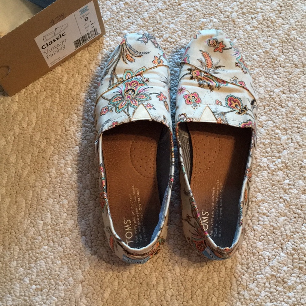 Toms Shoes